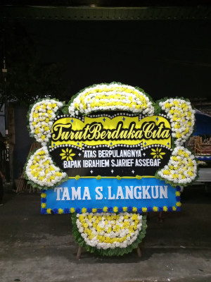 Papan Bunga Duka di Piloliyanga